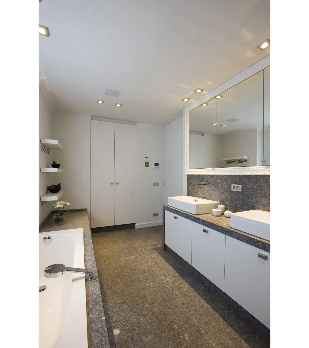 poignée de meuble bronze pour salle de bain contemporaine
