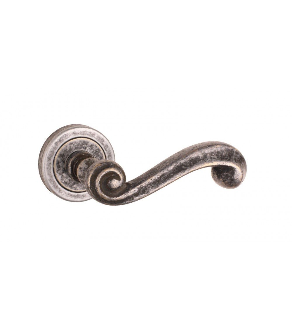 Poignée de porte classique finition argent brossé