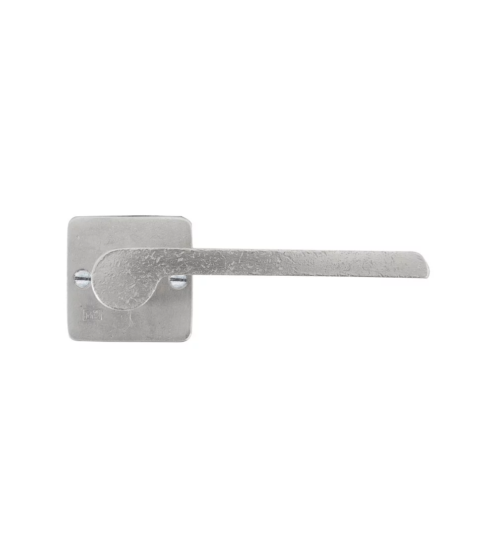 The 1928 door handle was inspired by the creation of German industrial architect Wilhelm Wagenfeld